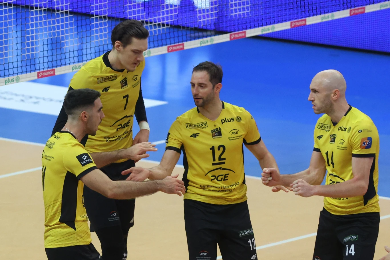 Grzegorz Łomacz (nr 12) rozegrał w środę 500. mecz w PlusLidze