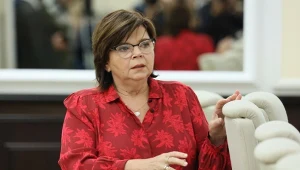 Izabela Leszczyna poruszyła temat wynagrodzeń lekarzy. Chodzi o opiewające na setki tysięcy złotych faktury