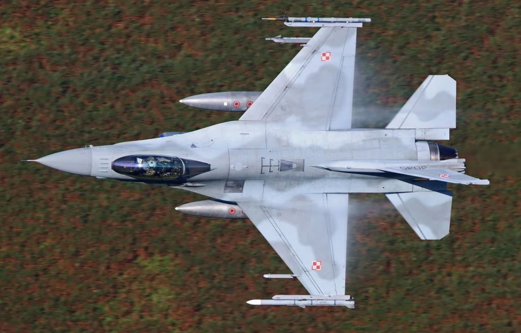 Polskie F-16 na niezwykłym nagraniu. Startują w Wielkiej Brytanii