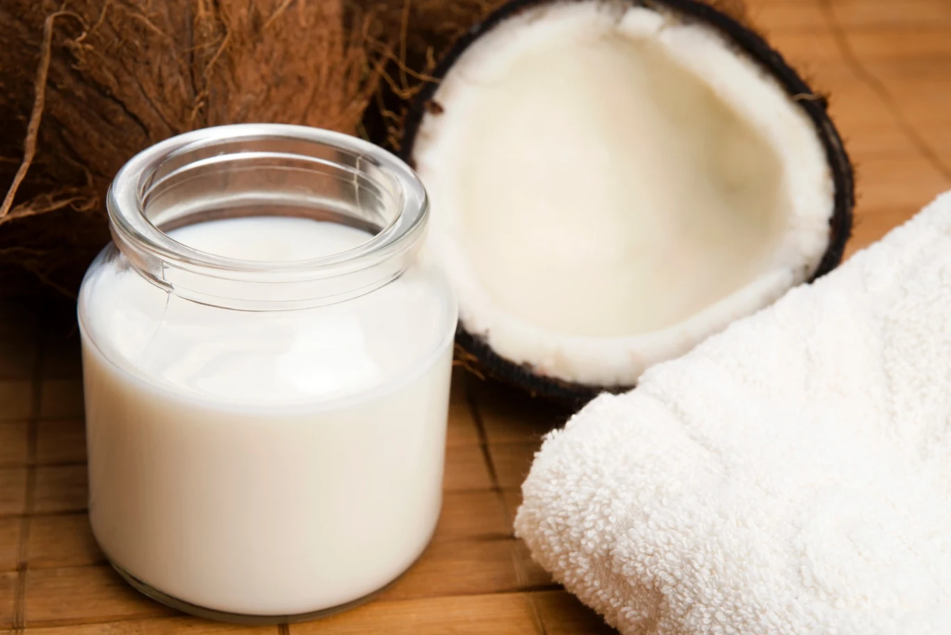 Olej kokosowy m,in. uelastyczni włosy Olej kokosowy m,in. uelastyczni włosy