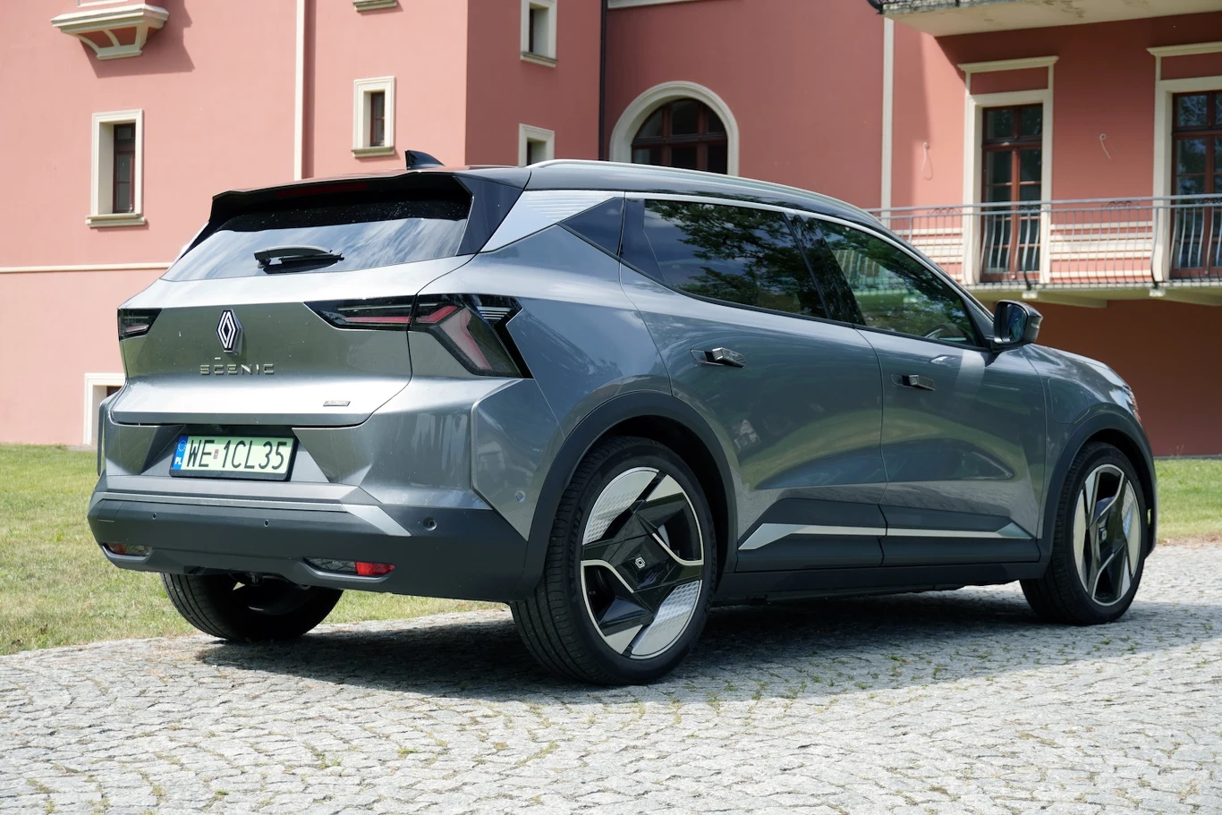 Renault Scenic E-Tech. Czy zasługuje na tytuł Samochodu Roku 2024? Renault Scenic E-Tech. Czy zasługuje na tytuł Samochodu Roku 2024?
