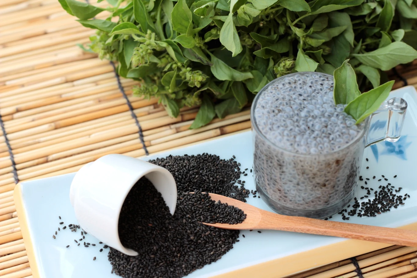 Nasiona słodkiej bazylii to bogactwo witamin i antyoksydantów. Nasiona słodkiej bazylii to bogactwo witamin i antyoksydantów.