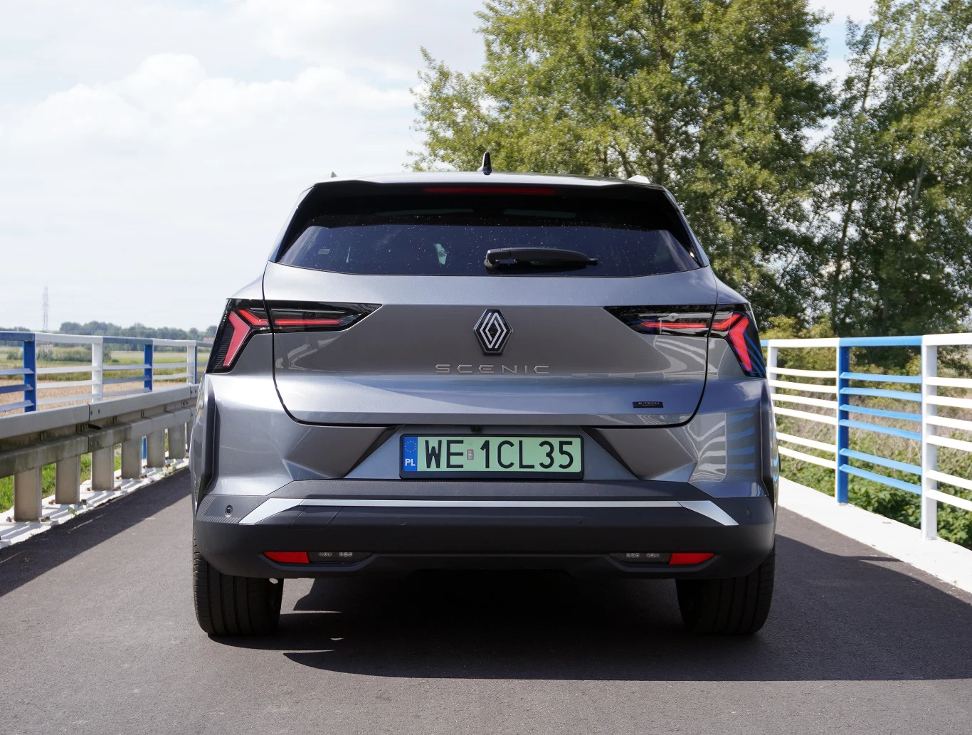 W trasę nie tylko Tesla. Renault Scenic E-Tech udowadnia, że Europejczycy też potrafią robić samochody elektryczne W trasę nie tylko Tesla. Renault Scenic E-Tech udowadnia, że Europejczycy też potrafią robić samochody elektryczne