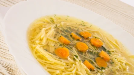 Aromatyczny rosół o pięknym kolorze jak u babci. Poznaj przepis