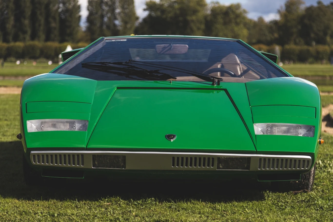 Pierwsze modele Lamborghini Countach znacznie różniły się od późniejszych wersji, zarówno pod względem osiągów jak i designu. 
