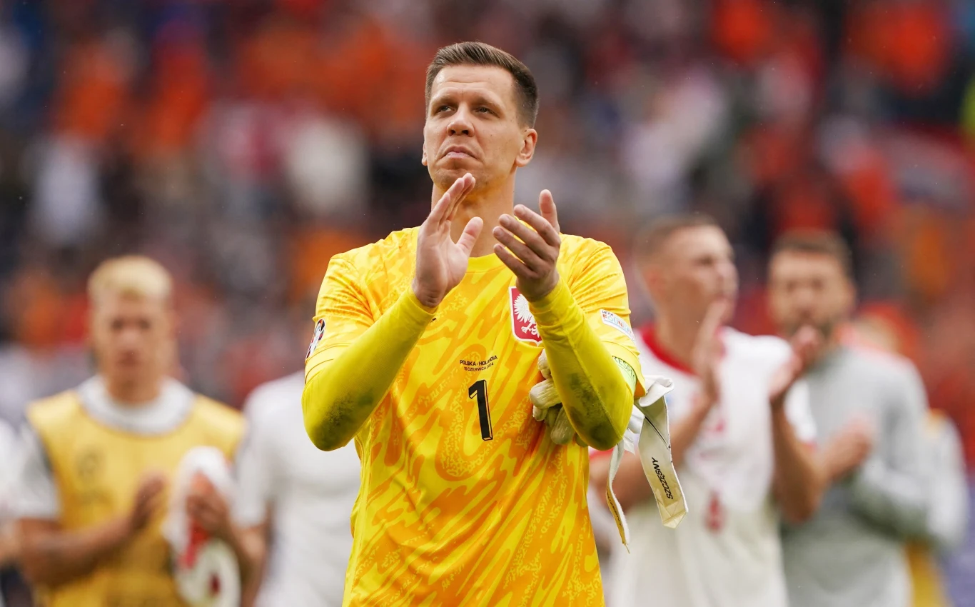 Wojciech Szczęsny podpisał kontrakt z FC Barcelona. Wcześniej hiszpańskie media mówiły o buncie Wojciech Szczęsny podpisał kontrakt z FC Barcelona. Wcześniej hiszpańskie media mówiły o buncie