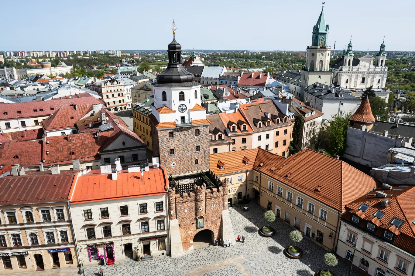 Lublin nazywany jest Małym Krakowem, a także Kozim Grodem. To polskie miasto ma wiele do zaoferowania. 