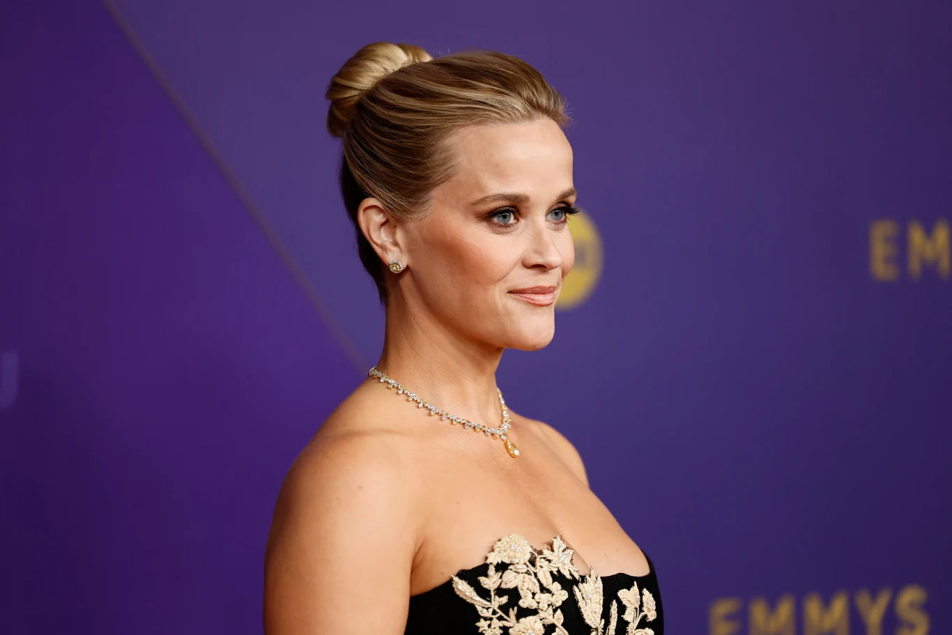 Aktywność fizyczna to nie tylko zdrowie, ale i młodość! Doskonale wie o tym Reese Witherspoon, która wygląda młodo dzięki regularnym ćwiczeniom Aktywność fizyczna to nie tylko zdrowie, ale i młodość! Doskonale wie o tym Reese Witherspoon, która wygląda młodo dzięki regularnym ćwiczeniom