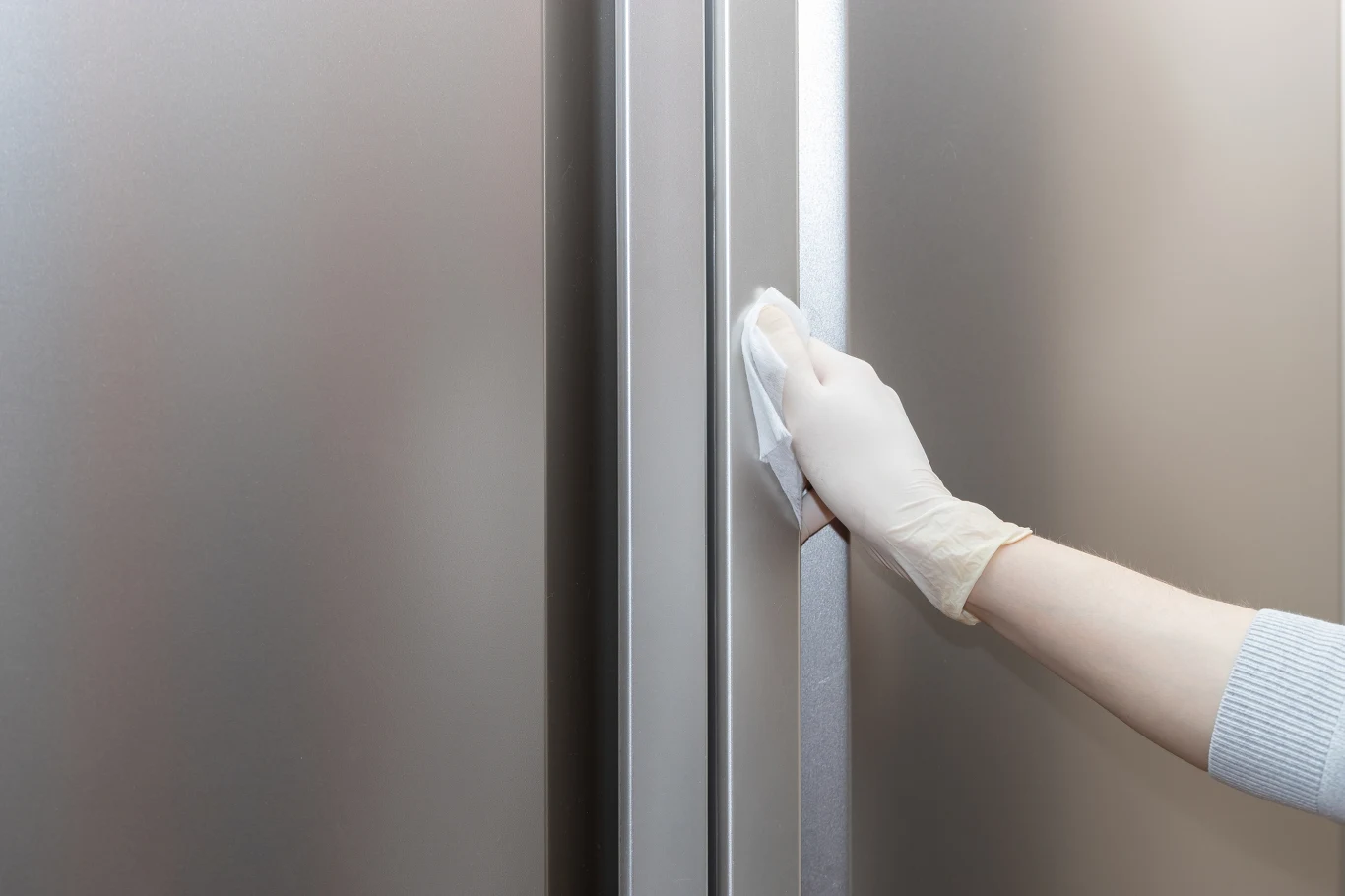 Czyszczenie stalowej lodówki to wyzwanie. Czyszczenie stalowej lodówki to wyzwanie.