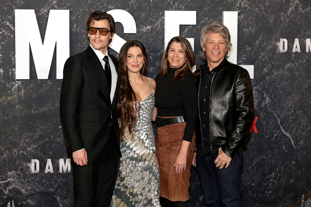 Jake Bongiovi, Millie Bobby Brown, Dorothea Hurley i Jon Bon Jovi