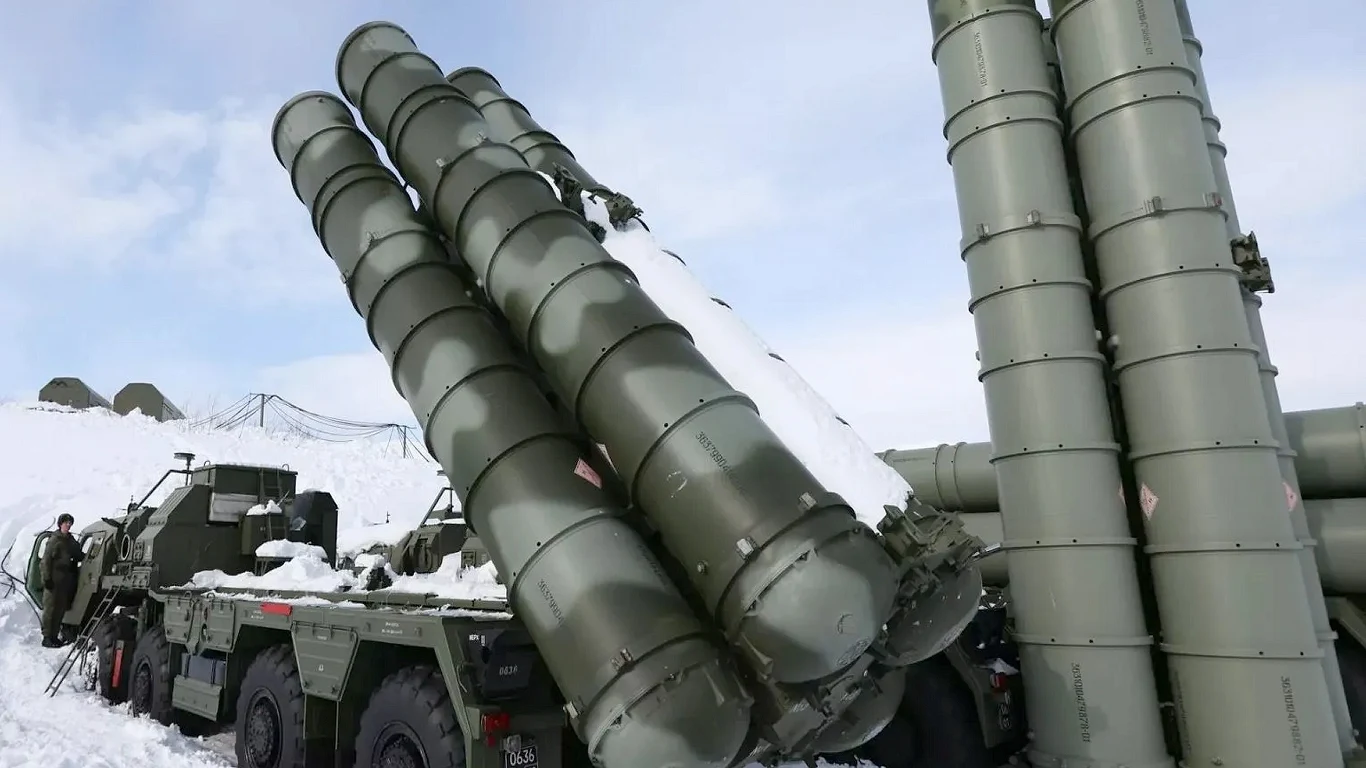 Rosja dostarczyła Iranowi potężną broń. To systemy obrony S- 400 Rosja dostarczyła Iranowi potężną broń. To systemy obrony S- 400