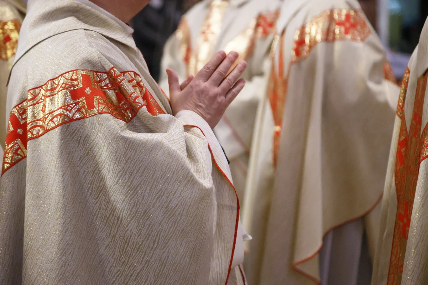 Przeszukania w Kurii Diecezjalnej w Sosnowcu. Echa zatrzymań trzech księży, zdj. ilustracyjne Przeszukania w Kurii Diecezjalnej w Sosnowcu. Echa zatrzymań trzech księży, zdj. ilustracyjne