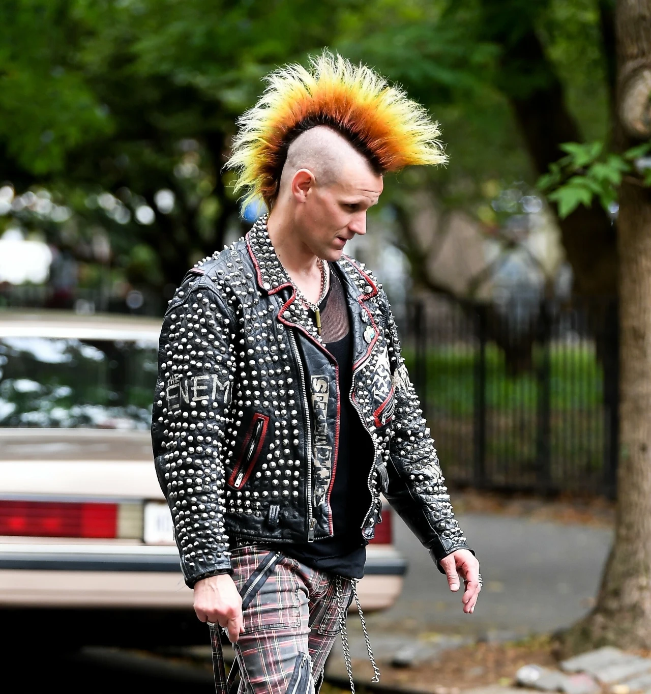 Matt Smith na planie "Caught Stealing"