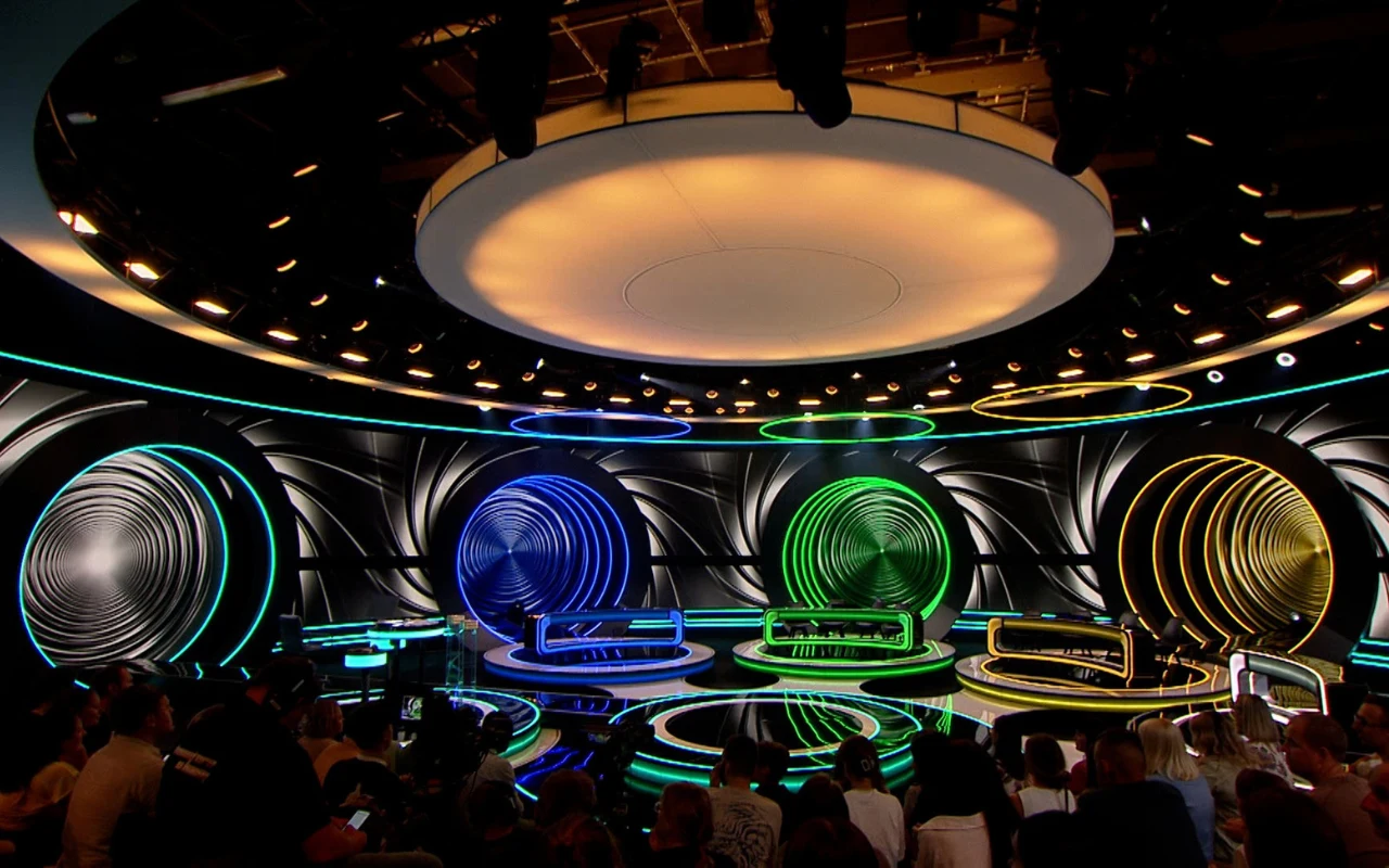 Wyobraź sobie, że jesteś w studio, w którym jest nagrywany teleturniej ''Awantura o kasę''. A teraz czas na quiz Nowe studio, w którym jest nagrywany teleturniej ''Awantura o kasę''