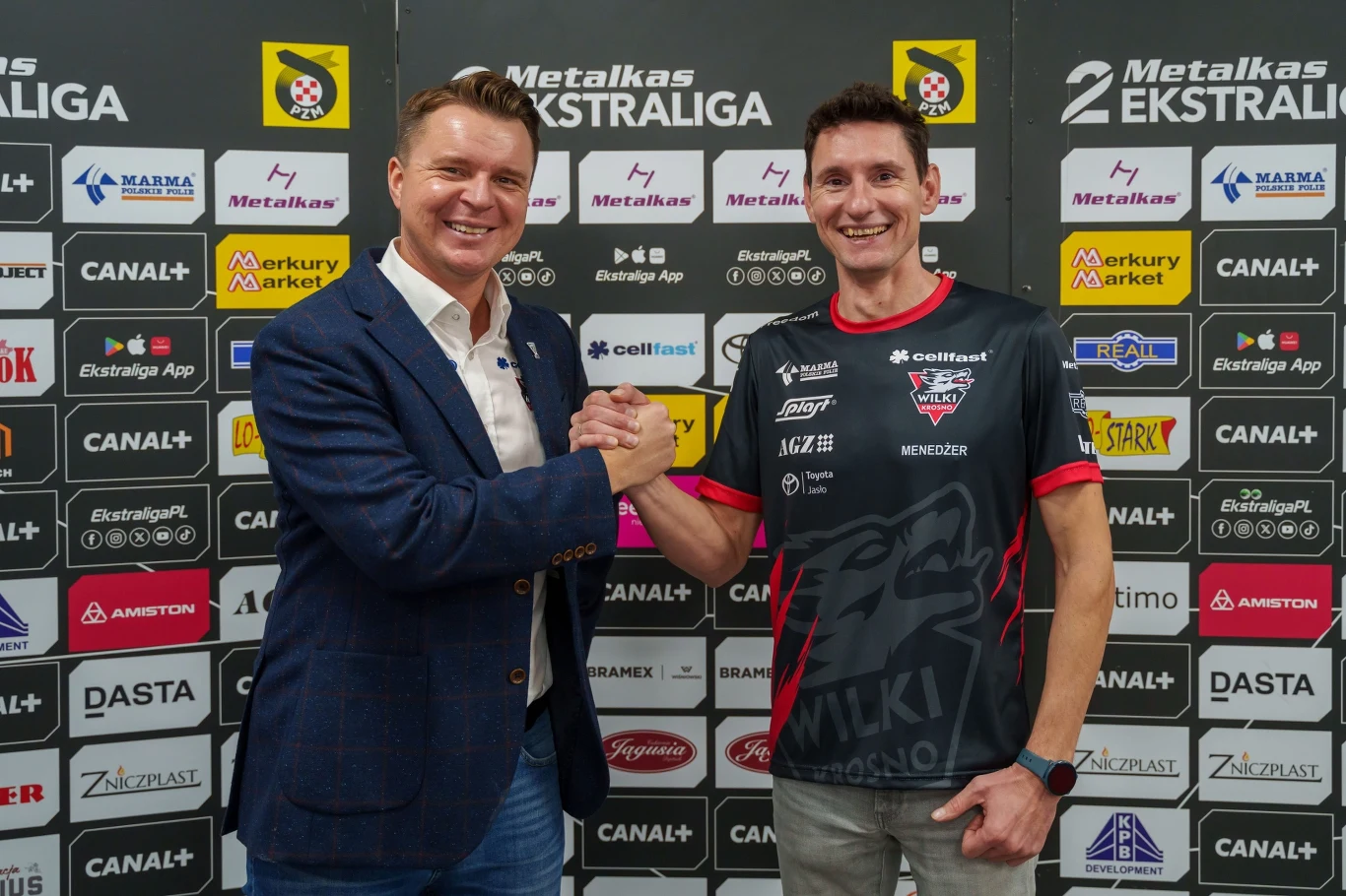Prezes Wilków Grzegorz Leśniak i trener Piotr Świderski.