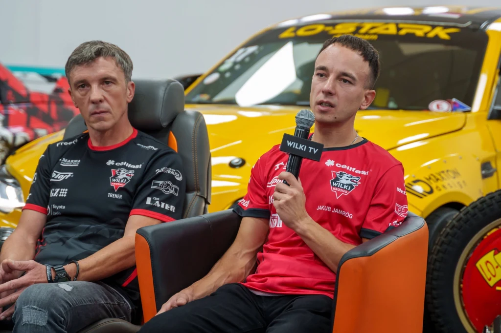 Ireneusz Kwieciński i Jakub Jamróg na konferencji Wilków Krosno. Ireneusz Kwieciński i Jakub Jamróg na konferencji Wilków Krosno.