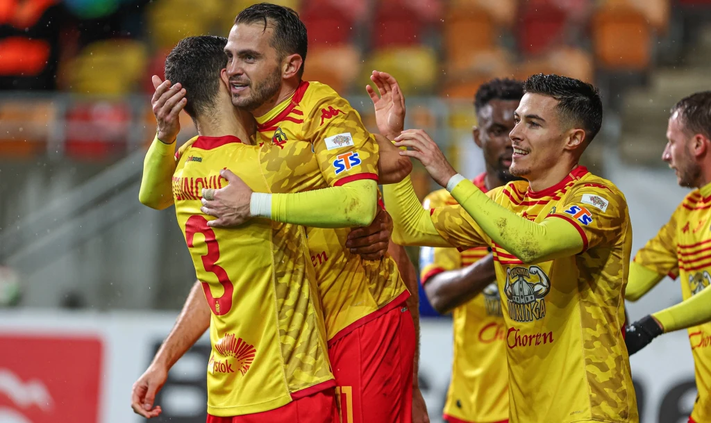 Zaczęło się od bramki Jesusa Imaza (drugi z lewej). Jedno trafienie nie wystarczyło do trimfu 