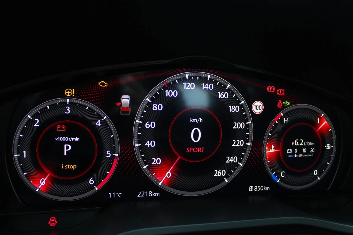 Wersja 3.3 e-SKYACTIV D oferuje 254 KM, 550 Nm i zasięg przekraczający 900 km. Średnie zużycie paliwa wynosi 5,7 l/100 km (pomiar WLTP).