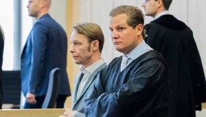 47-letni Niemiec Christian Brückner (po lewej) podczas posiedzenia z 8 października 2024 roku