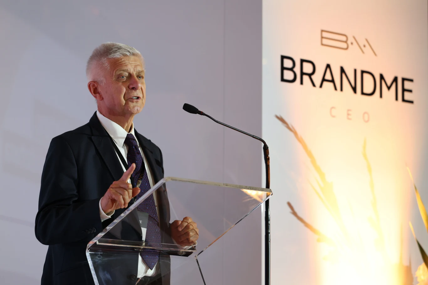 Prof. Marek Belka, były premier, minister finansów, prezes NBP, poseł do PE Prof. Marek Belka, były premier, minister finansów, prezes NBP, poseł do PE