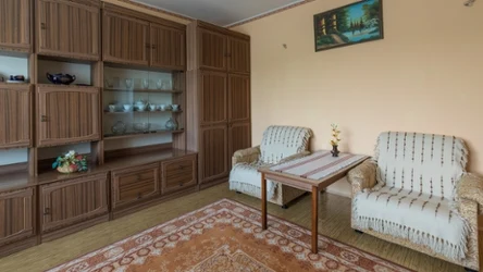 Meble z PRL-u mogą mieć sporą wartość. Koniecznie sprawdź ją przed ich wyrzuceniem. 