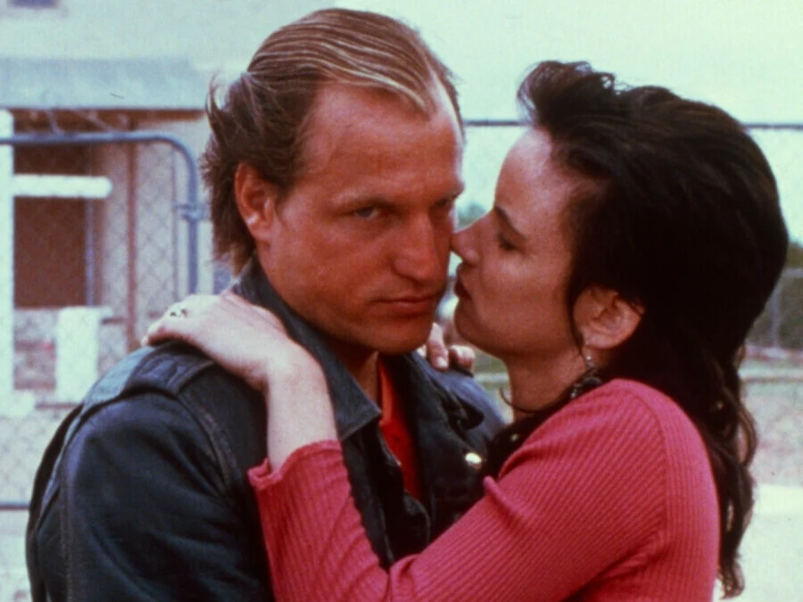Woody Harrelson i Juliette Lewis w filmie "Urodzeni mordercy" Woody Harrelson i Juliette Lewis w filmie "Urodzeni mordercy"