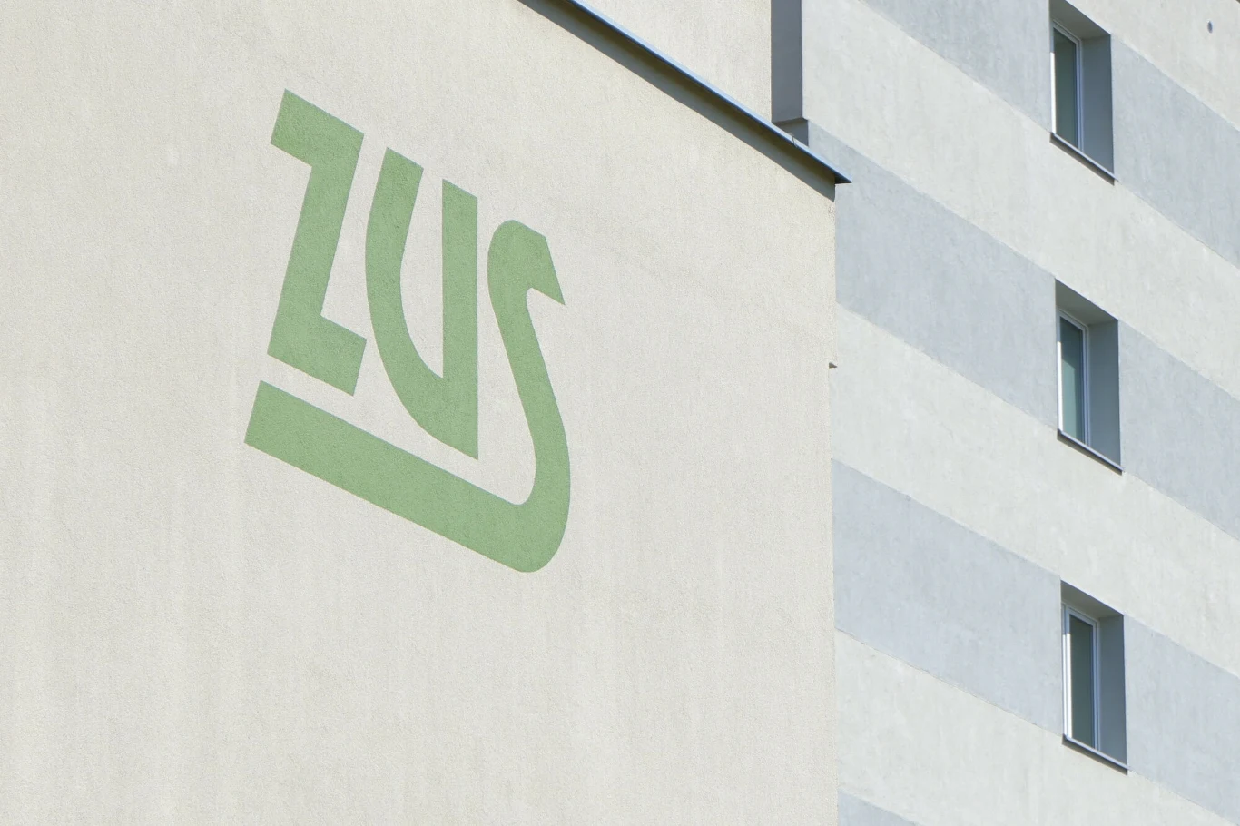 Umowy o dzieło w odwrocie. ZUS pokazuje dane za I półrocze 2025 (zdj. ilustracyjne) ZUS ujawnił, ile wniosków złożono w ramach programu Aktywny Rodzic