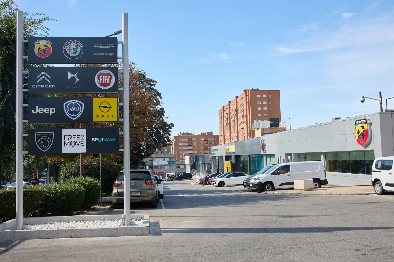 Od stycznia 2025 roku ceny nowych samochodów mogą wzrosną o ponad 20 tys. zł