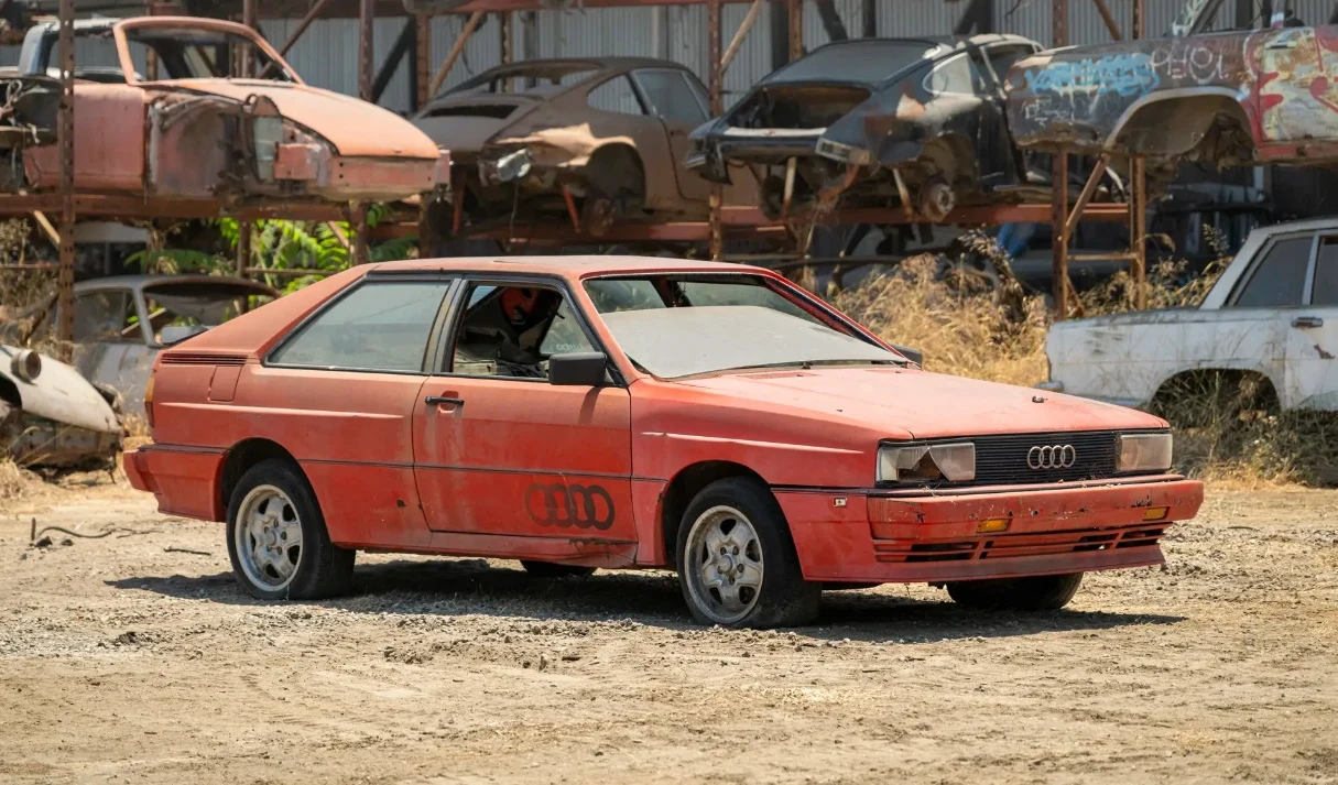 W kolekcji nie brakuje starszych i nieco młodszych samochodów, jak to Audi Quattro
