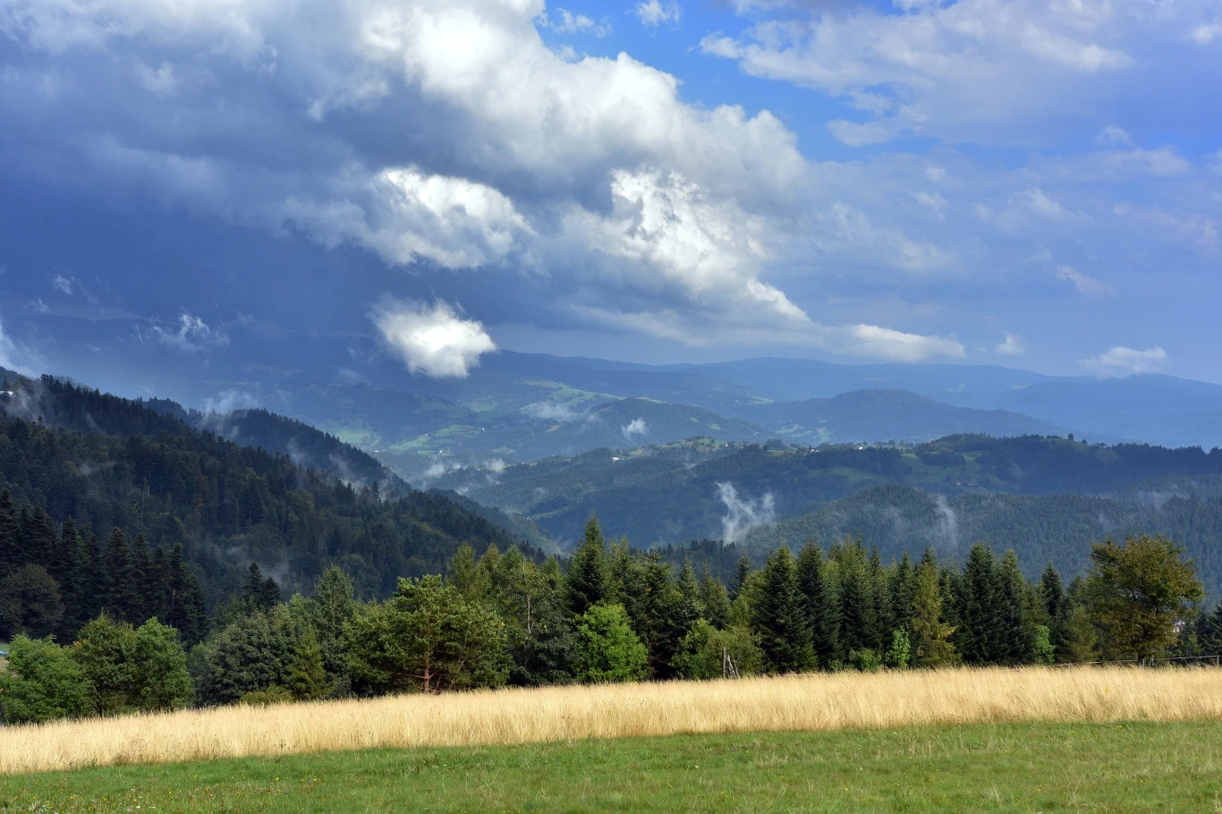 Piwniczna-Zdrój oferuje zachwycające widoki. Jest również świetną bazą wypadową na liczne szlaki.