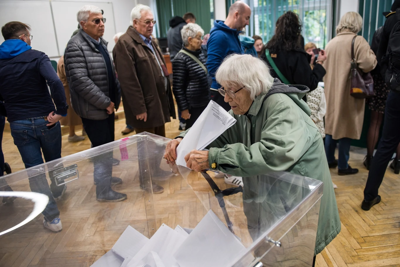 Obwodowa Komisja Wyborcza nr 333, przy ul. Siemiradzkiego 2 w Warszawie