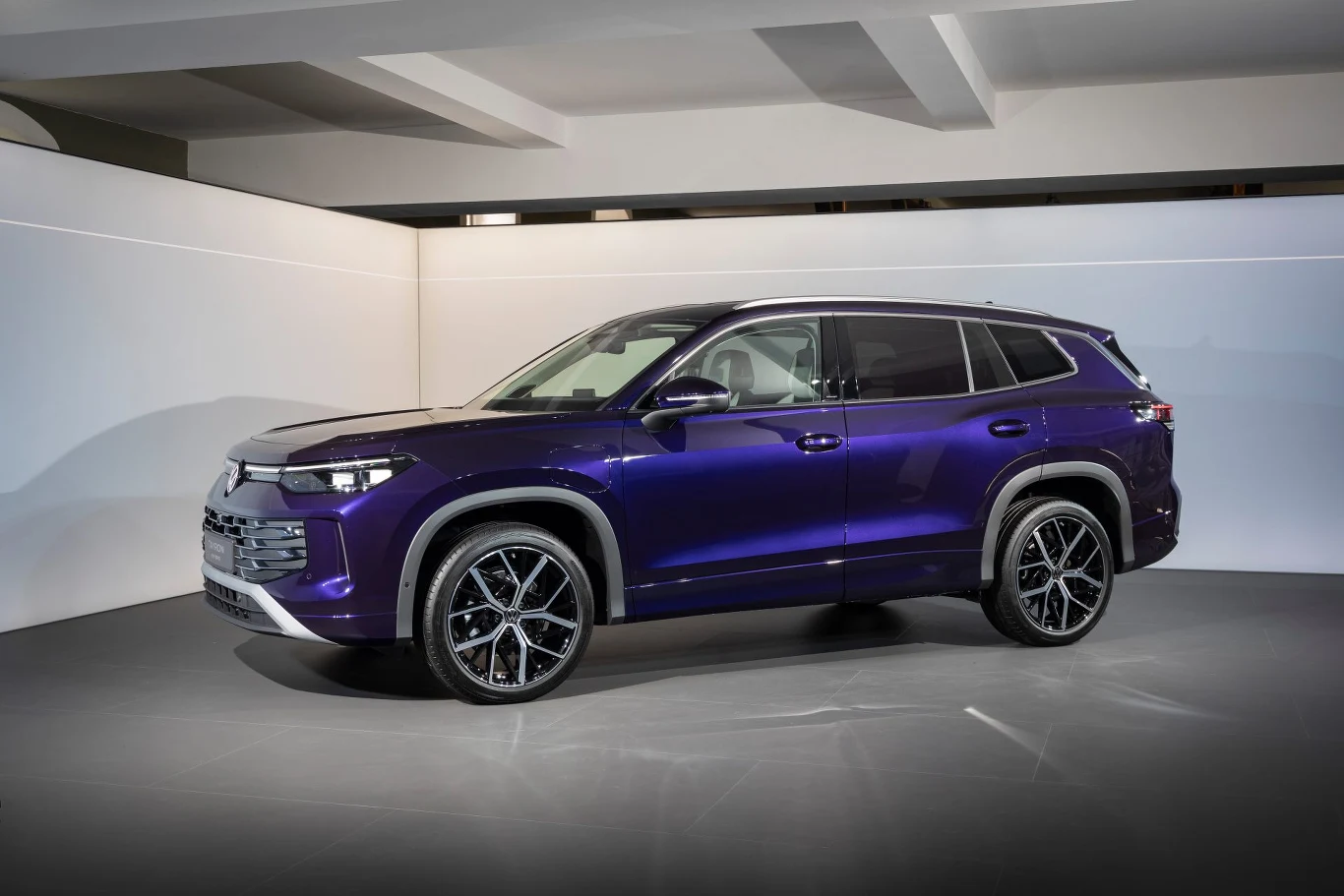 VW Tayron sprzedawany będzie w wersji benzynowej, wysokoprężnej i jako hybryda plug-in