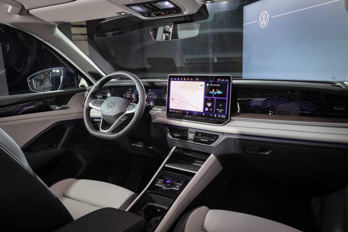 W wersji Elegance pojawiają się elementy wykończenia z drewna