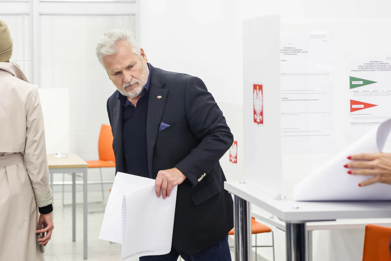 Aleksander Kwaśniewski na wyborach parlamentarnych w Warszawie