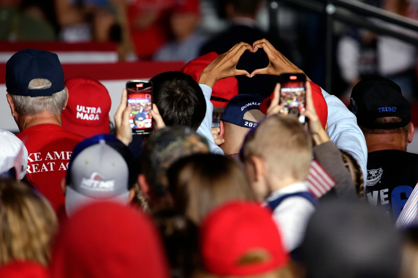 Zwolennicy Donalda Trumpa przed spotkaniem w Michigan Zwolennicy Donalda Trumpa przed spotkaniem w Michigan