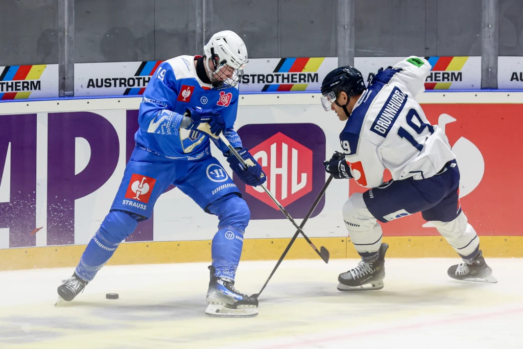 Kadr z meczu Re-Plast Unia Oświęcim - Straubing Tigers Kadr z meczu Re-Plast Unia Oświęcim - Straubing Tigers