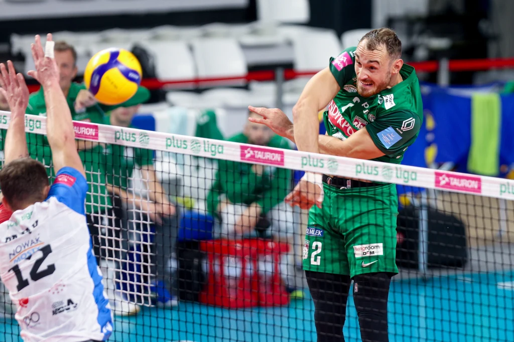 Moritz Karlitzek (w ataku) na początku sezonu szuka dobrej formy. W meczu z Nowak-Mosty MKS-em Będzin jej nie znalazł
