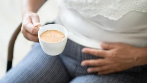 Jak objawia się zakażenie Helicobacter pylori? Jakie produkty są w takim przypadku wskazane, a jakich lepiej unikać?