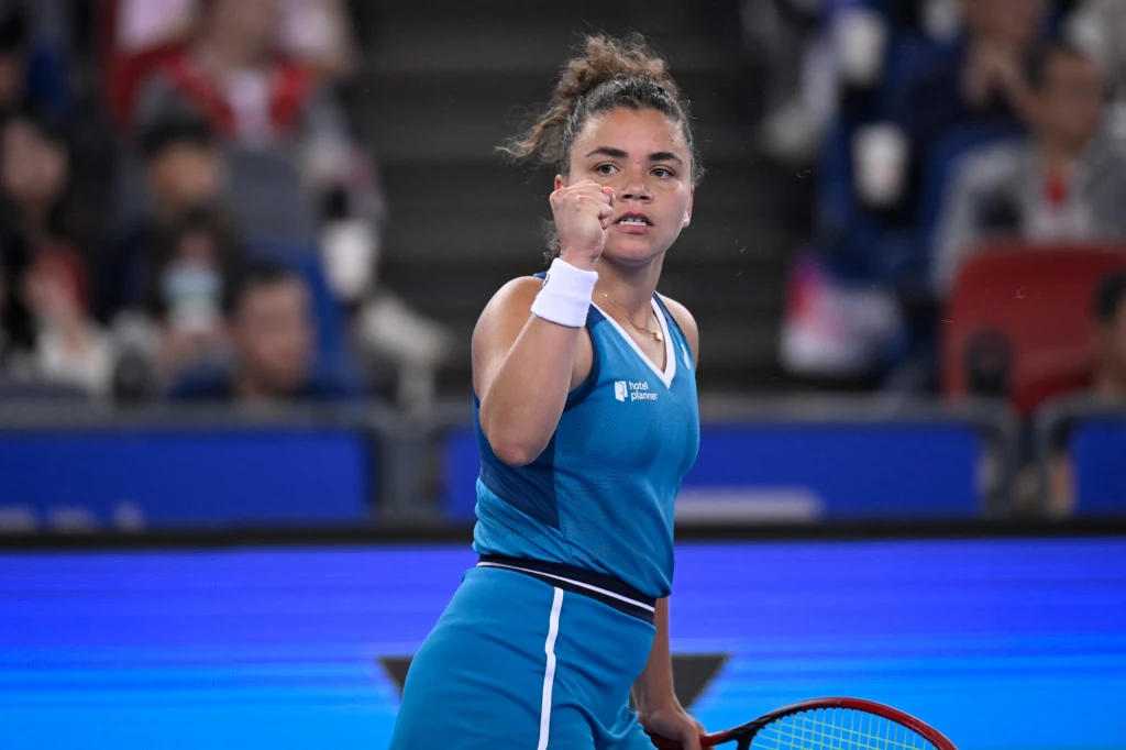 Jasmine Paolini rywalizowała z Eriką Andriejewą o ćwierćfinał WTA 1000 w Wuhan Jasmine Paolini rywalizowała z Eriką Andriejewą o ćwierćfinał WTA 1000 w Wuhan
