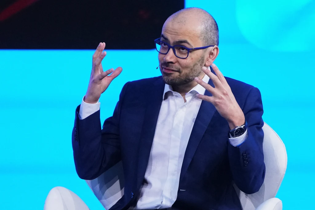 Demis Hassabis. Szachista i laureat Nagrody Nobla z chemii.