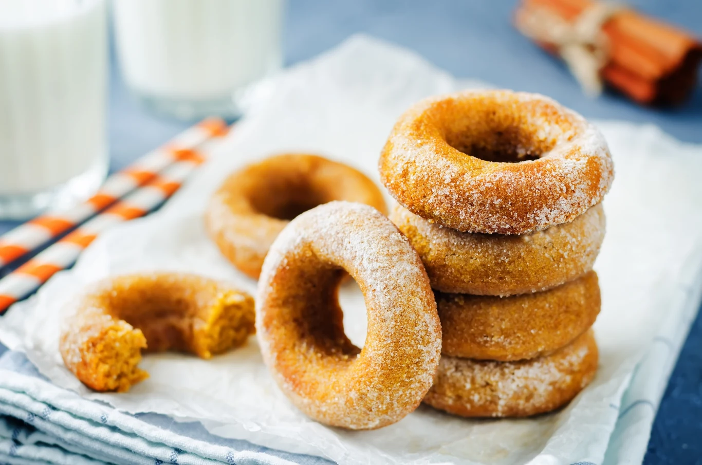 Pączuszki z dodatkiem dyni. Szybko i prosto je zrobisz Pączuszki z dodatkiem dyni. Szybko i prosto je zrobisz