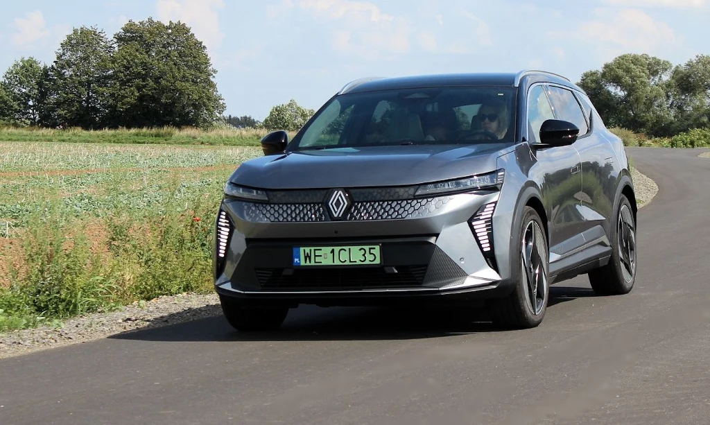 Elektryczny Renault Scenic to Samochód Roku 2024