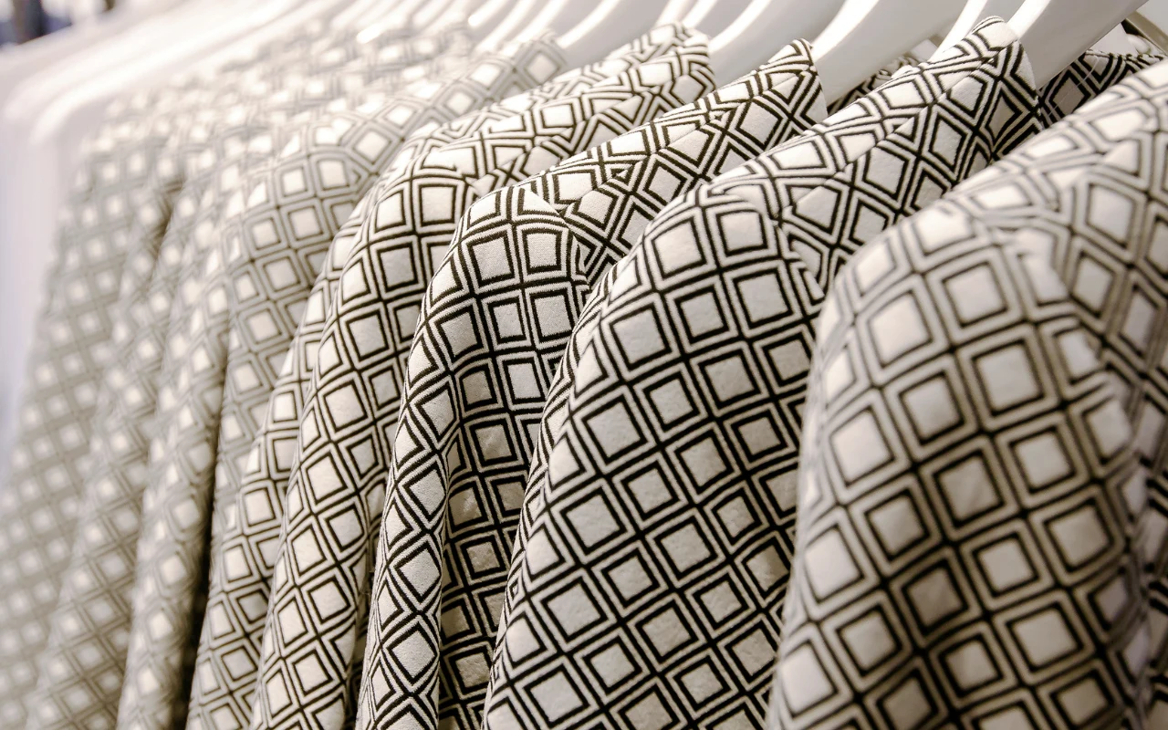 Marynarki to niezastąpiony element garderoby, który wciąż jest modny Marynarki to niezastąpiony element garderoby, który wciąż jest modny