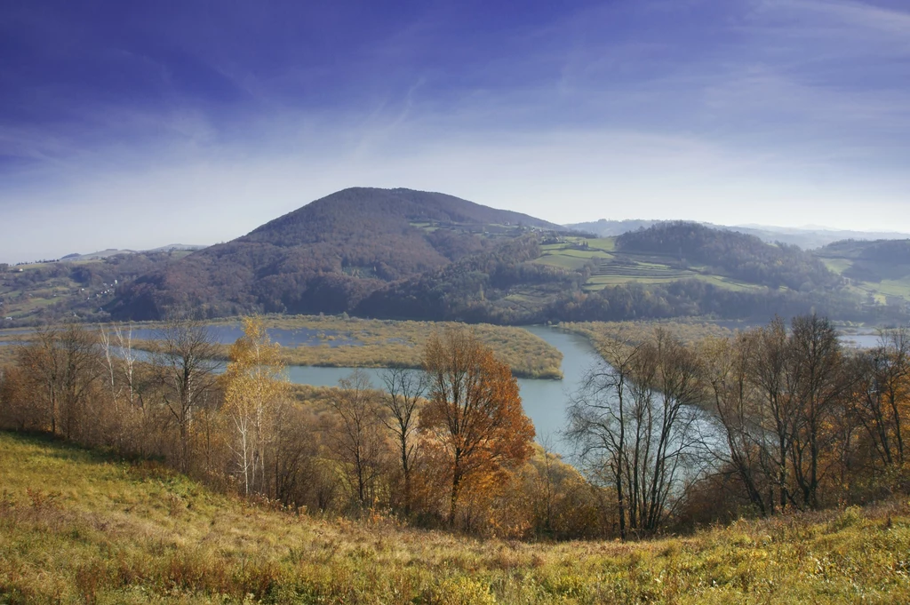 Tęgoborze to świetna baza wypadowa w Beskid Wyspowy. Na zdj. Białowodzka Góra, szczyt wznoszący się nad Dunajcem