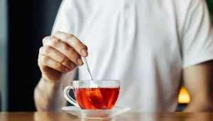 Działa jak naturalna aspiryna. Wystarczy kilka łyżeczek do herbaty 