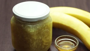 Nie lubię syropu z cebuli, więc zrobiłam z banana. Na kaszel działa lepiej jak te z apteki