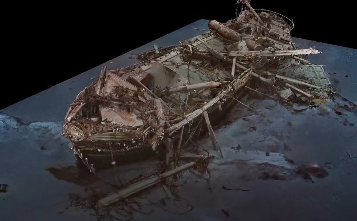 Antarktyczna wyprawa z 1913 roku rozpoczęła się z wielkimi nadziejami, ale niestety HMS Endurance został uwięziony w lodzie Antarktyczna wyprawa z 1913 roku rozpoczęła się z wielkimi nadziejami, ale niestety HMS Endurance został uwięziony w lodzie