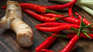 Chilli zawiera kapsaicynę, a w połączeniu z innymi przyprawami działa silnie przeciwzapalnie.