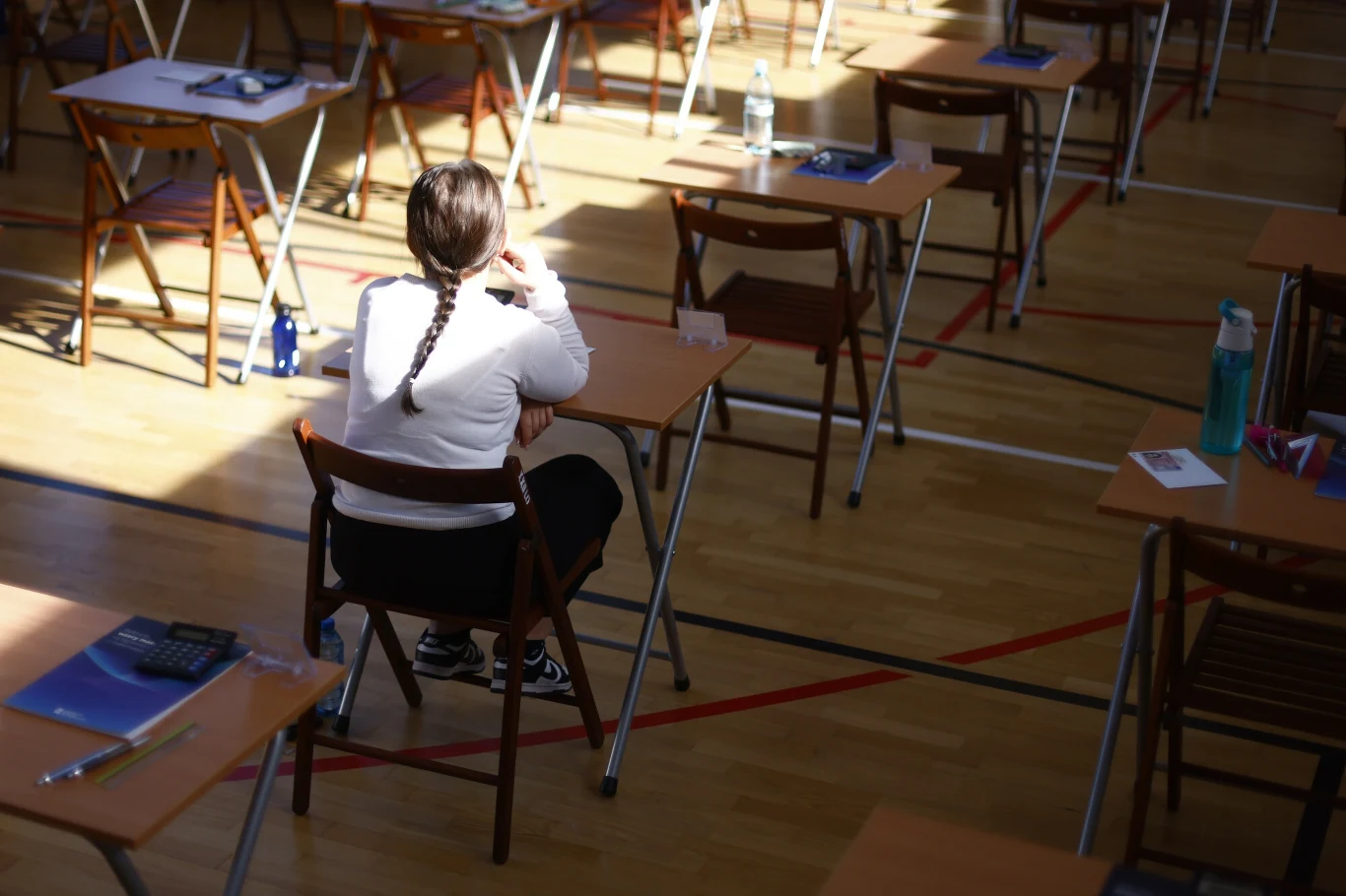 Egzamin ósmoklasisty 2025. Omawiamy arkusze, materiał i "pewniaki" na ostatniej prostej CKE podało daty próbnych egzaminów dla maturzystów i ósmoklasistów