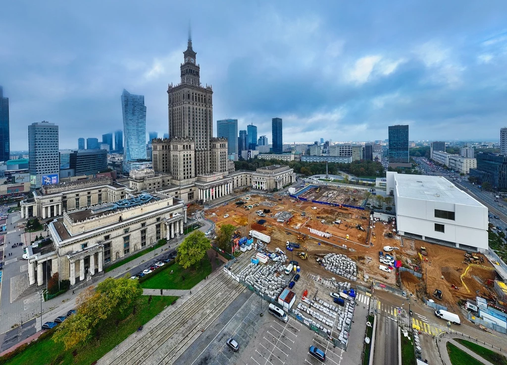 Trwa przebudowa placu Centralnego w Warszawie Trwa przebudowa placu Centralnego w Warszawie